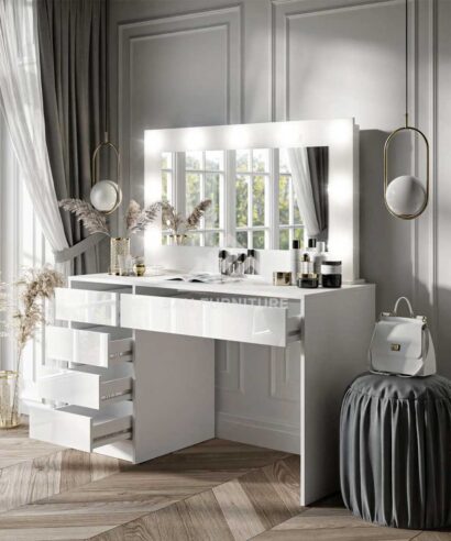 Stylish Dressing Table